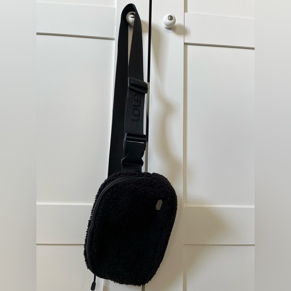 Lole Belt Bag - Picture 2 of 5